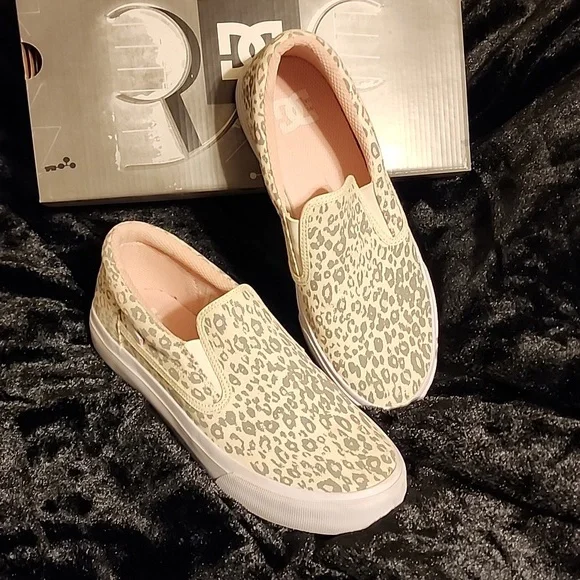 DC slip ons - Picture 4 of 4